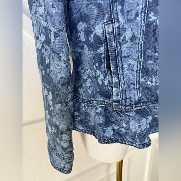 Chico’s Floral Denim Button Front Ruffle Hem Jacket 100% Lyocell Size 0 Small - Picture 4 of 12